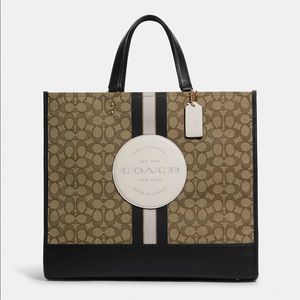 Dempsey Tote 40 In Signature Jacquard With Stripe And Coach Patch
